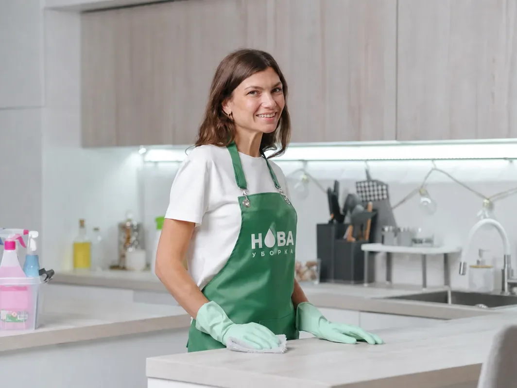 Срочная уборка квартиры в Чебоксарах — клинер НОВА за работой
